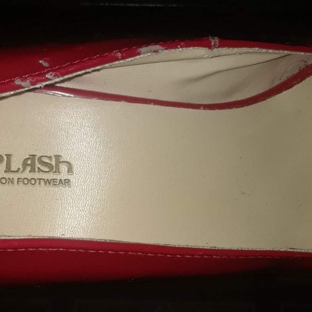 Red pumps - Picture 5 of 7
